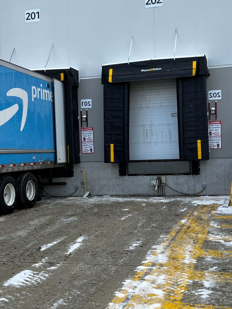 DW2 Combo Hybrid Shelter, Rain Deflector with Dock Shelter, best truck shelter, best dock seal, dock seals Canada, truck shelters Canada