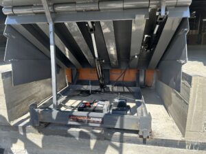 dock leveler, grey dock leveler, hydraulic dock leveler